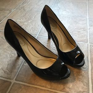 Bandolino Rainaa Peep Toe Black Pumps